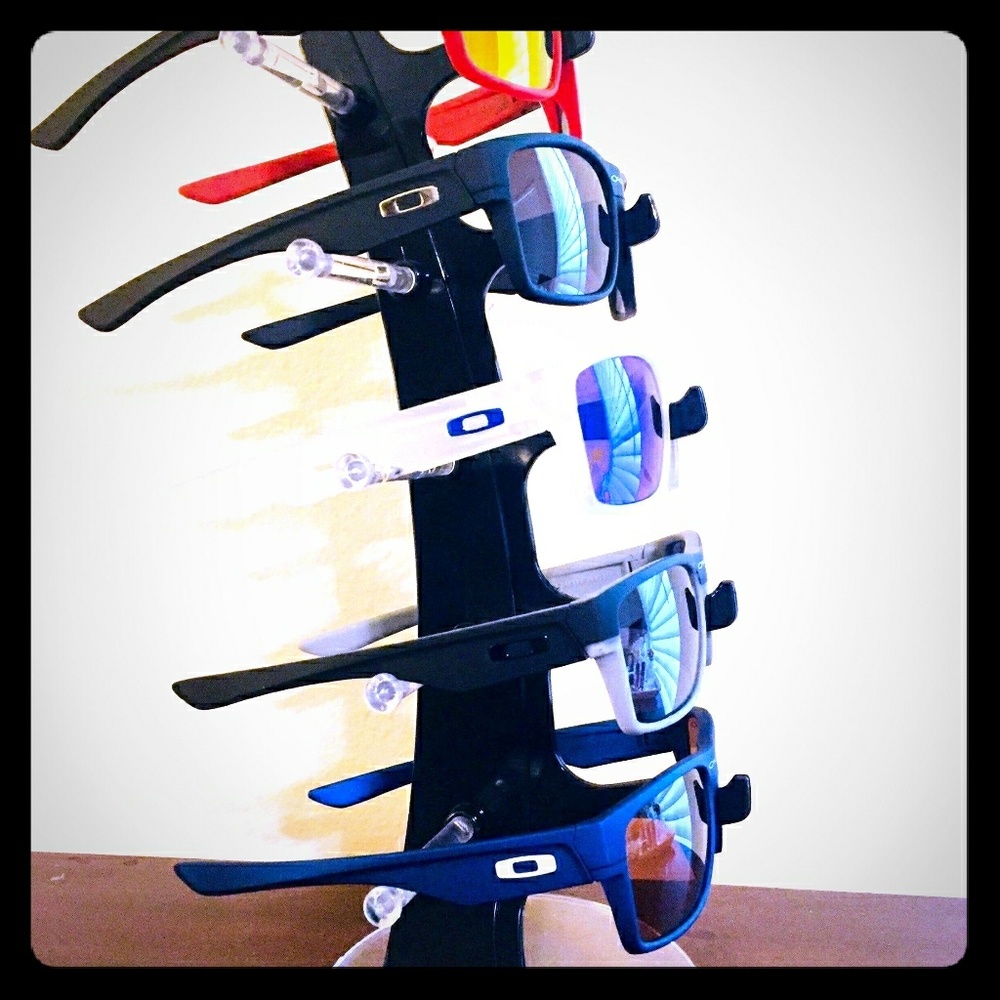 Assorted color sunglasses